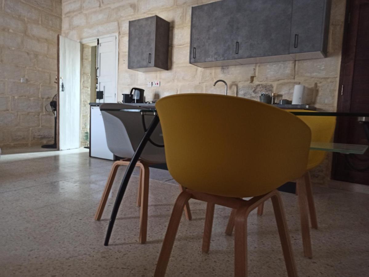 Beautiful Studio Apartment In Qormi Malta Exterior photo